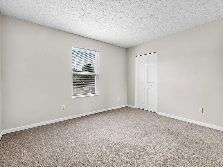 328 Regency Ave — Photo 42