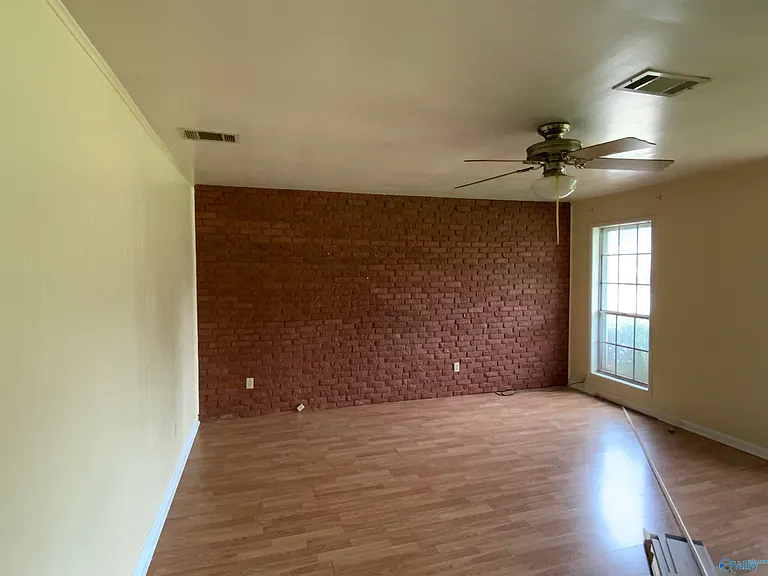 3310 Village Dr SW — Photo 3