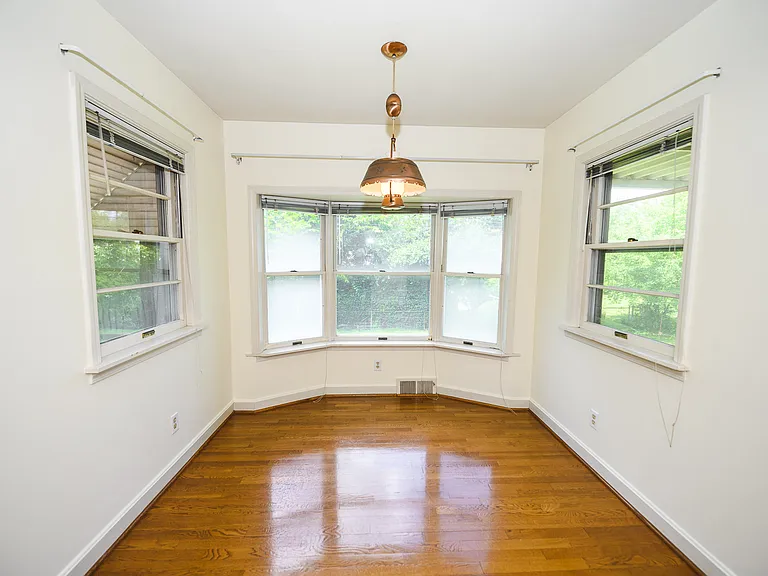 2709 Goldsmith Ln — Photo 20