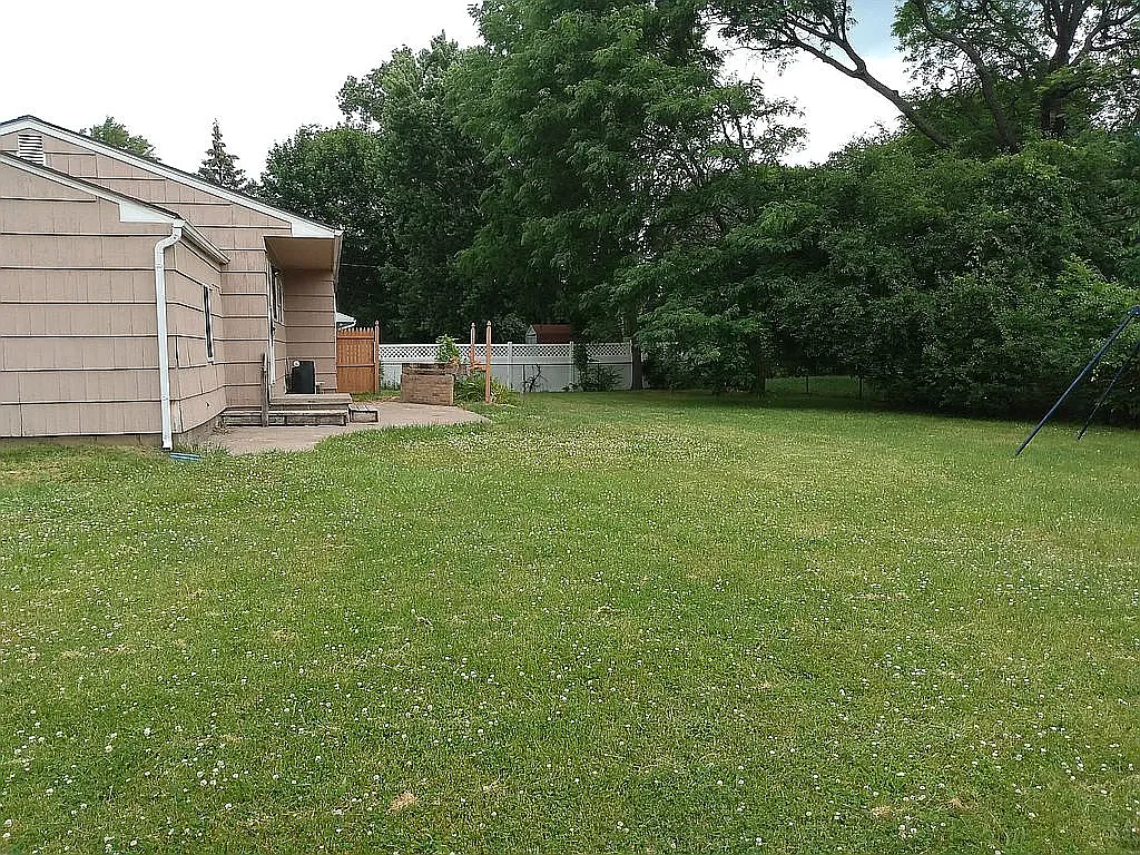 4 bed, 1380 sqft, $2,350 — Photo 2