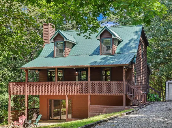 1133 Garrett Cir, Blairsville, GA 30512