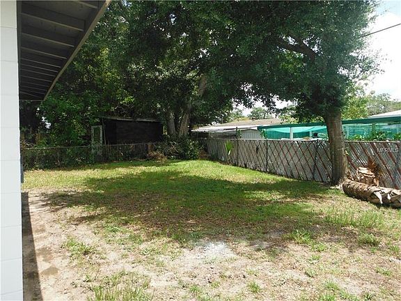 3rd image of 5919 Laurel Oak Ct