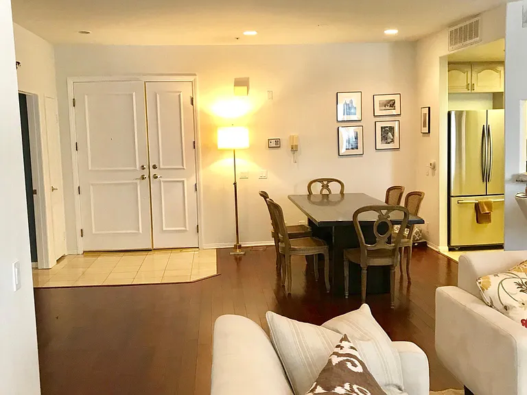 8349 Blackburn Ave #302 — Photo 306