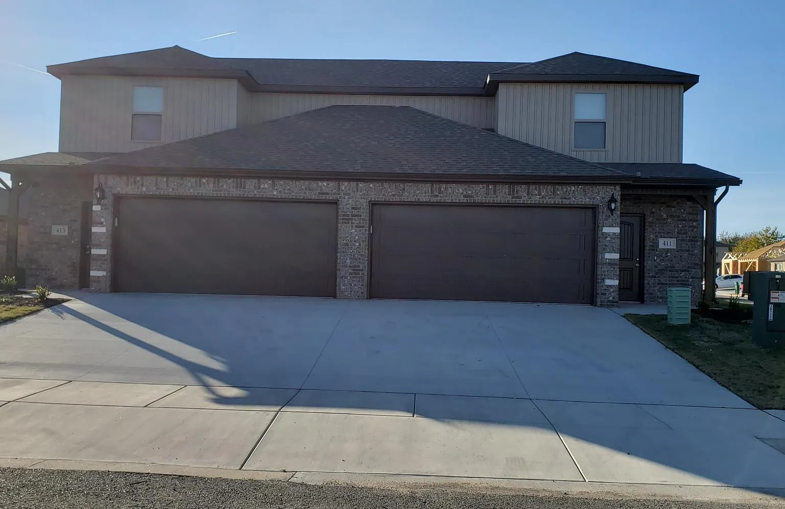3 bed, 1408 sqft, $1,600 — Photo 1