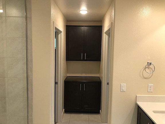 3rd image of 801 Carberry Ct