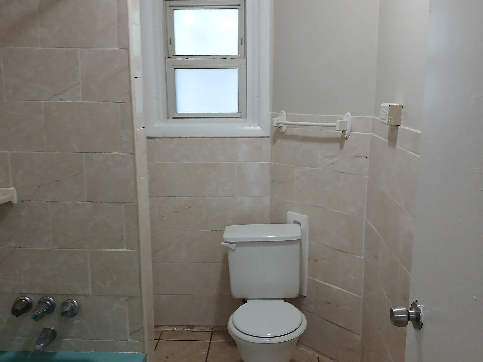 3 bed, $1,200 — Photo 4