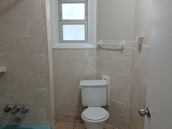 4th image of 518 S River St Unit 2