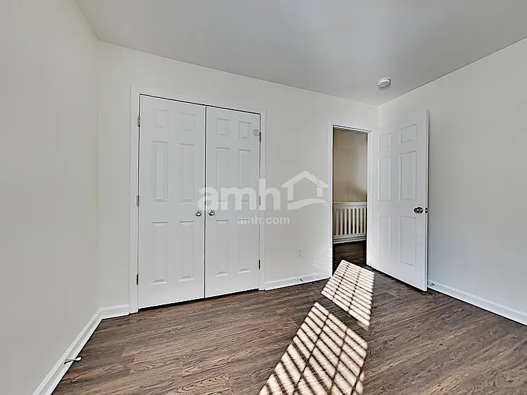 8008 Willowglen Dr — Photo 16