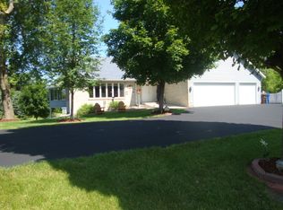 9876 Division St E, Hanover, MN 55341