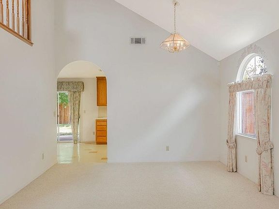 5th image of 362 Stonewood Dr