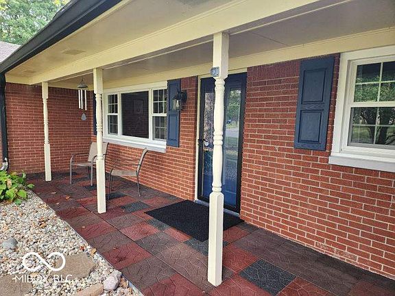 3rd image of 425 E Hill Valley Dr