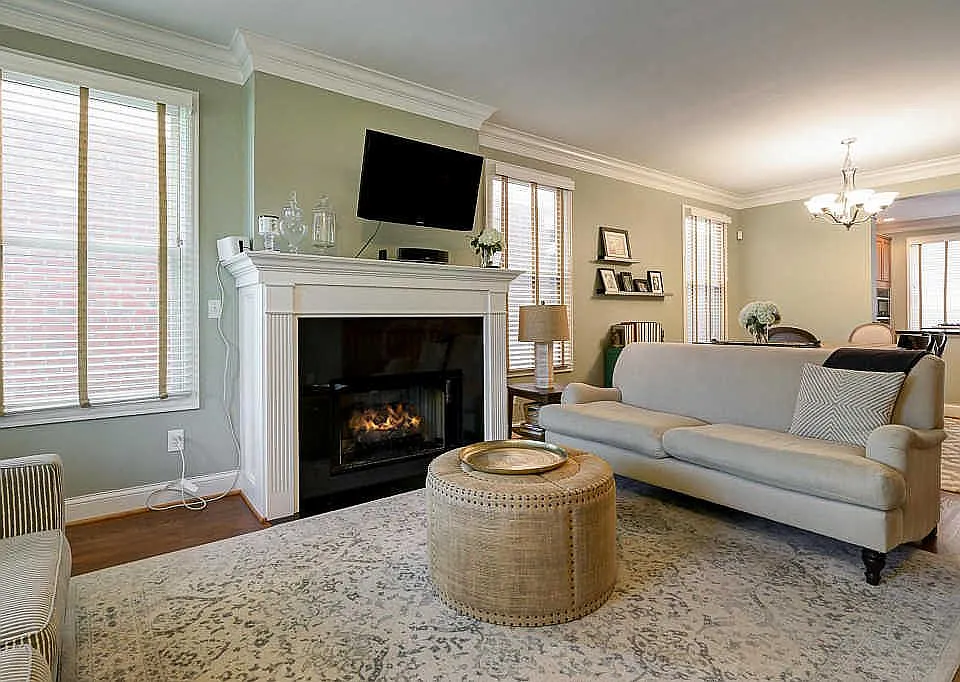 3 bed, 3.5 bath, 1880 sqft, $3,700 — Photo 3