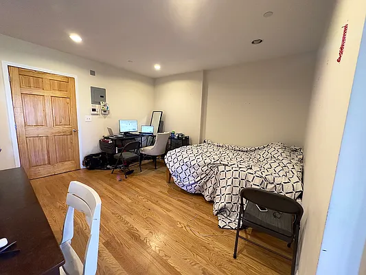 Rented by Bouklis Group | media 9