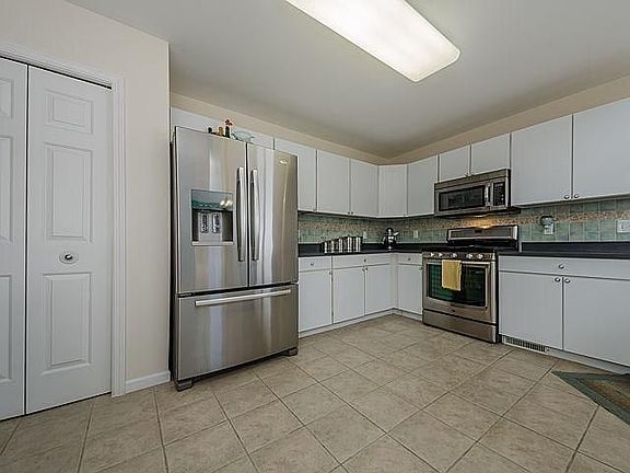 4th image of 4118 Woodcreek Dr