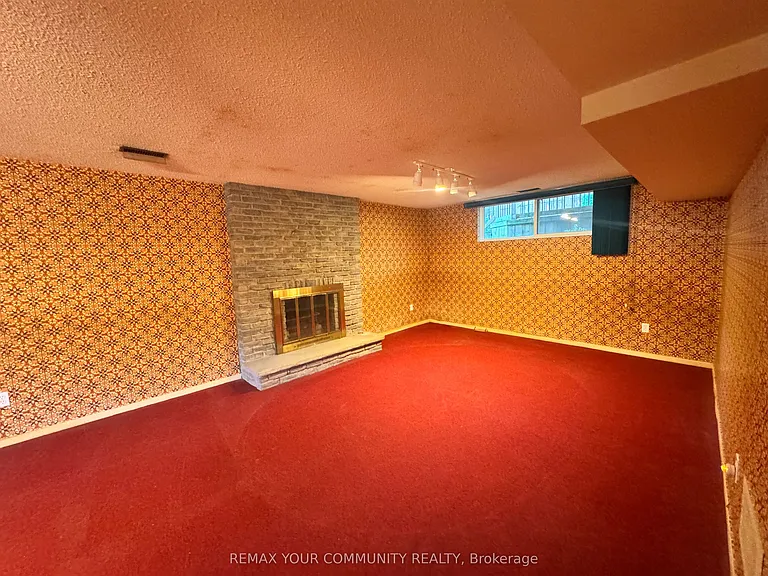 2063 Waters Edge Dr — Photo 16