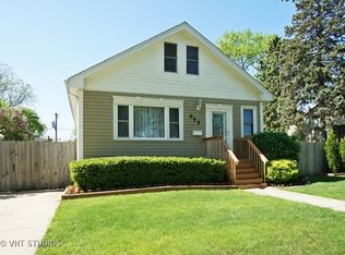 955 Woodlawn Ave, Des Plaines, IL