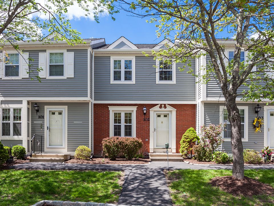 1st image of 102 Twin Brook Ct