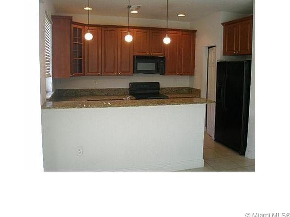 3rd image of 6626 Hidden Cove Dr