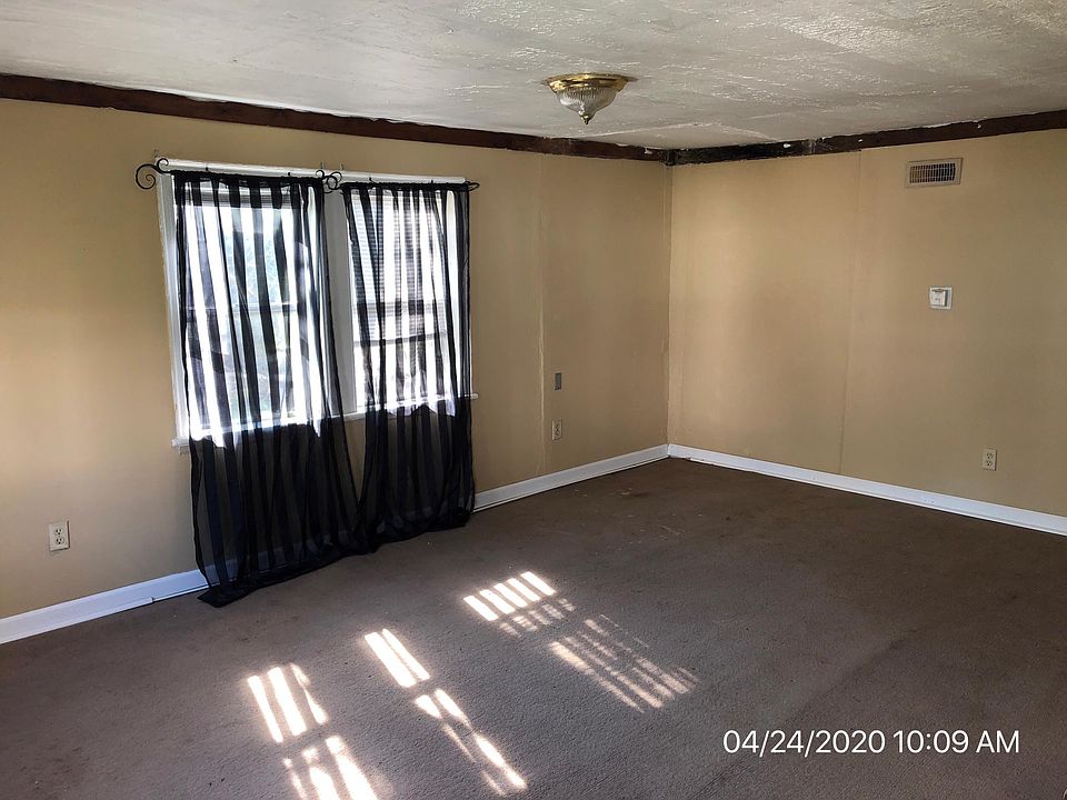 2nd image of 517 W 2nd St