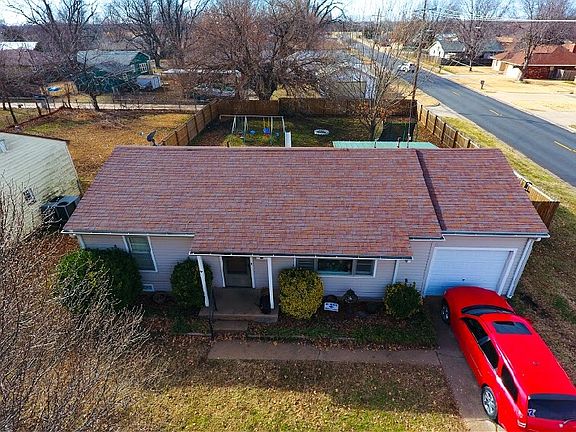4th image of 2236 Mary St