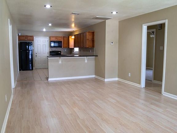 3rd image of 5324 Menard Ave