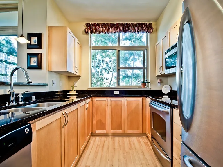 118 107th Ave NE #B403 — Photo 7