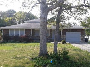 66 Rockaway St, Islip Terrace, NY 11752