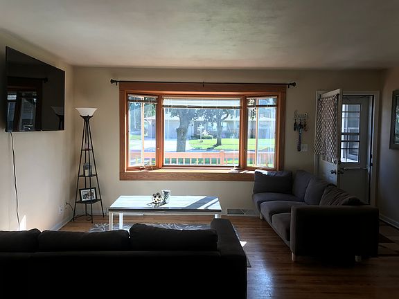 2nd image of 36 S Lexington Dr