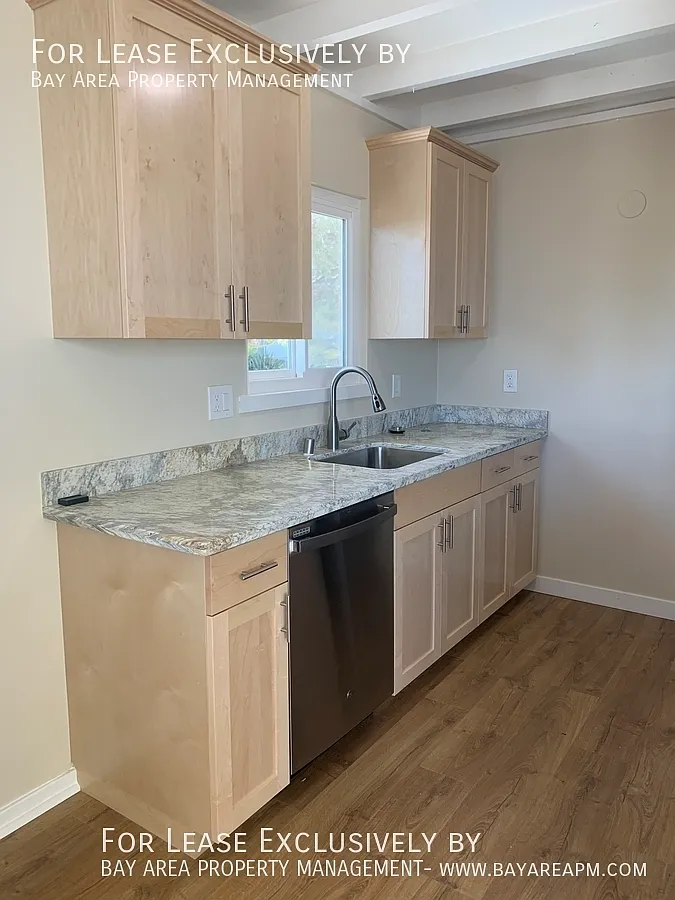 Remodeled 1BD/1BA with gorgeous views near Downtown — Photo 4