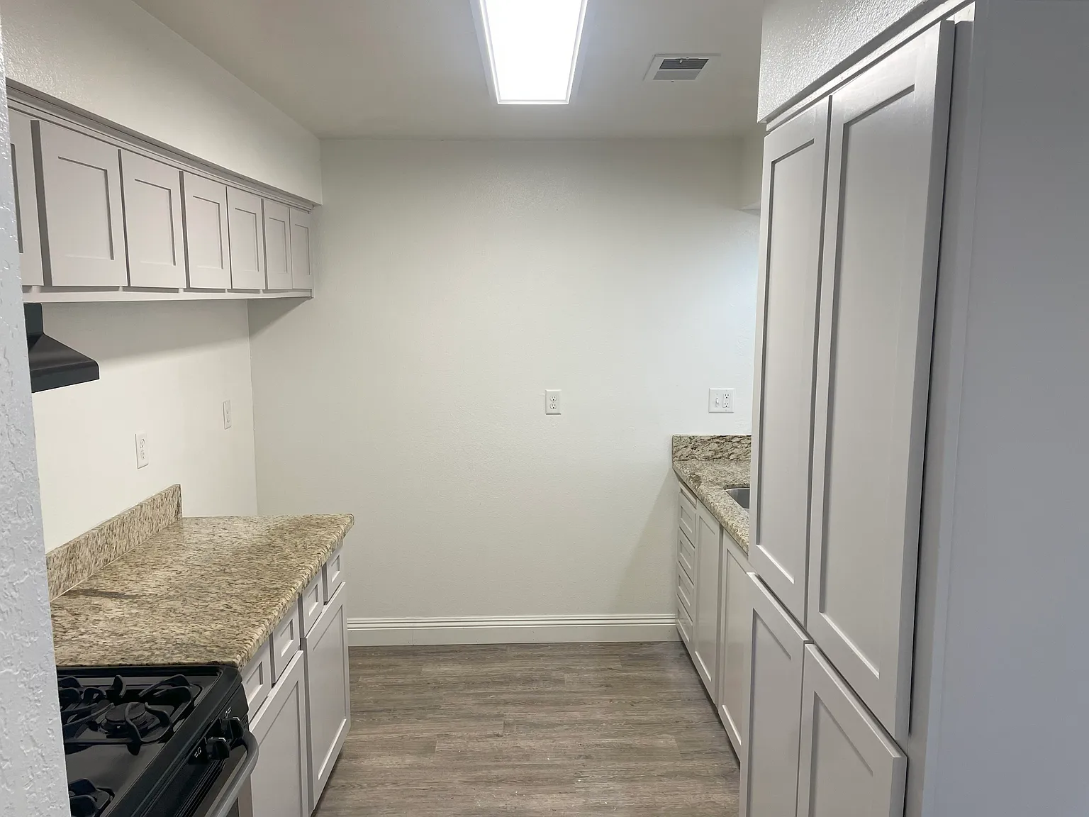 208 N Crenshaw Street — Photo 4