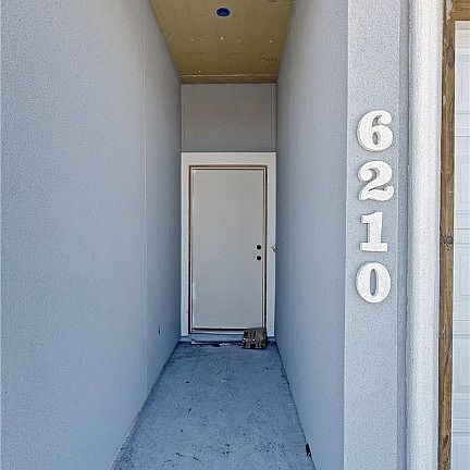 3rd image of 6210 Sadie St