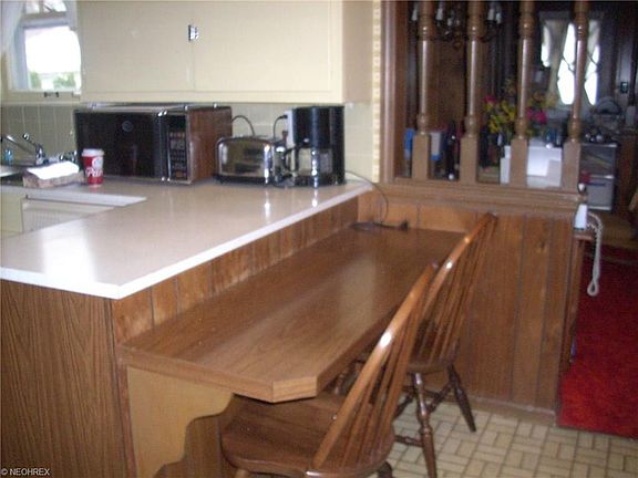 5th image of 29 Centervale Ave