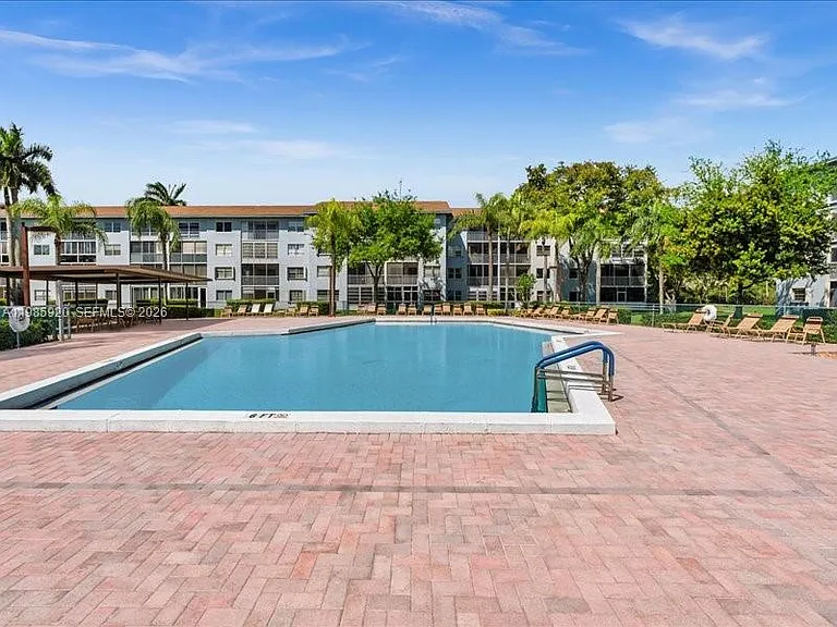 12500 SW 5th Ct #208M — Photo 2