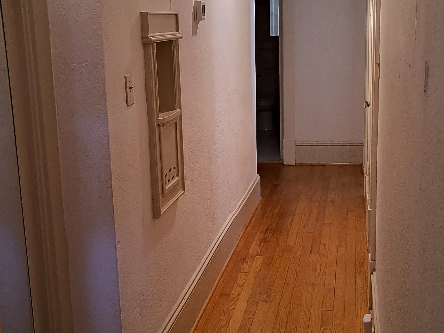 1 bed, 920 sqft, $1,300 — Photo 3