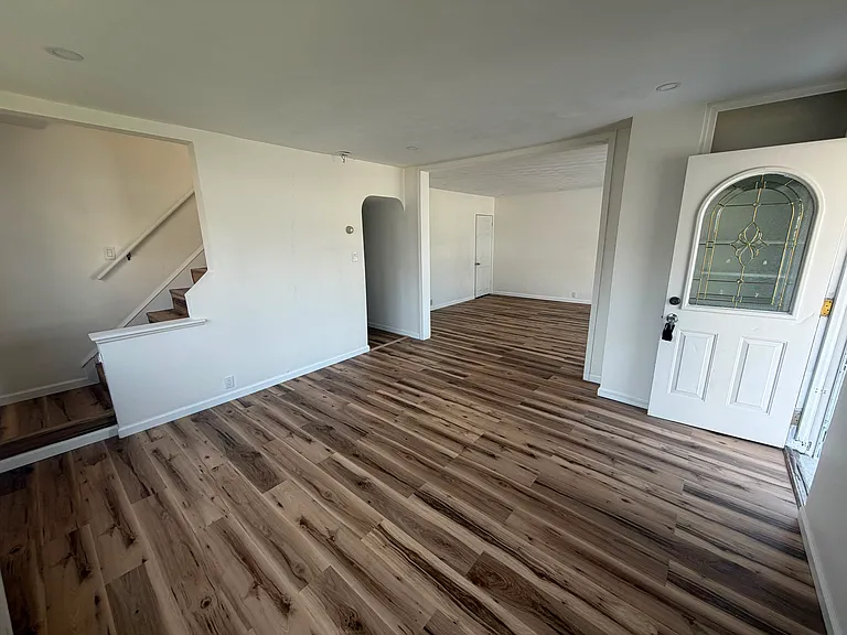 83 Hemlock St — Photo 12