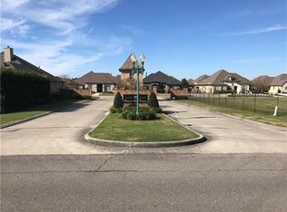 124 Chapel Hill Rd, Belle Chasse, LA 70037