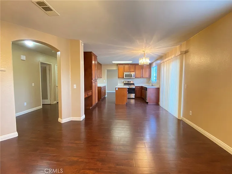 708 Hillview St — Photo 8
