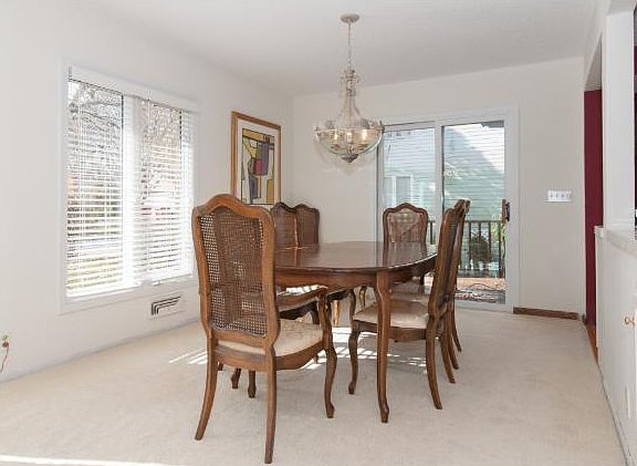 5th image of 10252 Scarborough Cir