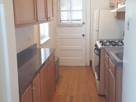5th image of 1122 S Austin Blvd APT 3S