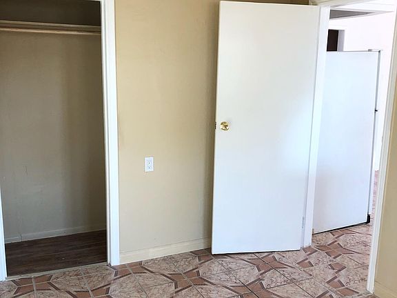 5th image of 915 6th Ave