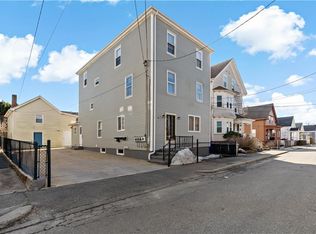 40 Bourne St, Bristol, RI 02809