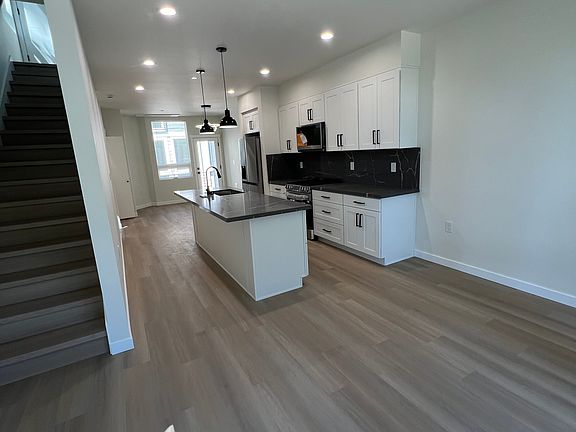 5th image of 18309 1st Ave NE #B