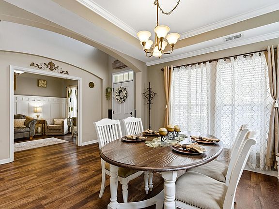 5th image of 4613 Marshwood Dr.