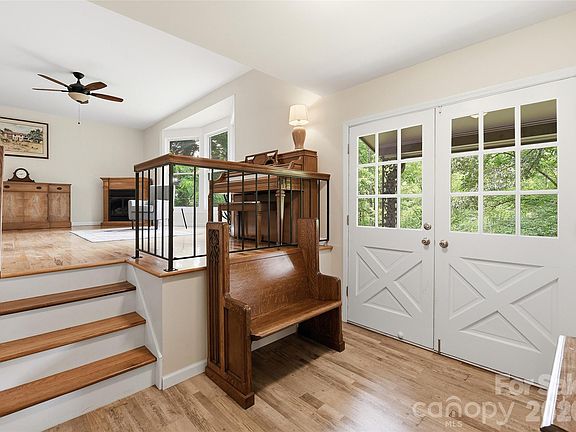 3rd image of 1296 N Country Club Dr