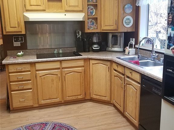2nd image of 2307 Anadoll Ave #35