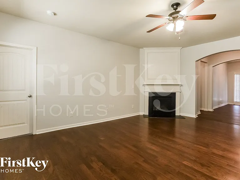 7768 Old Thyme Rd — Photo 3