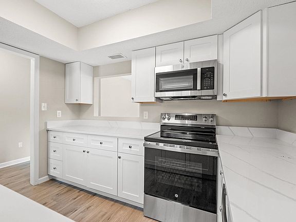 5th image of 6610 Royal Pine Dr.
