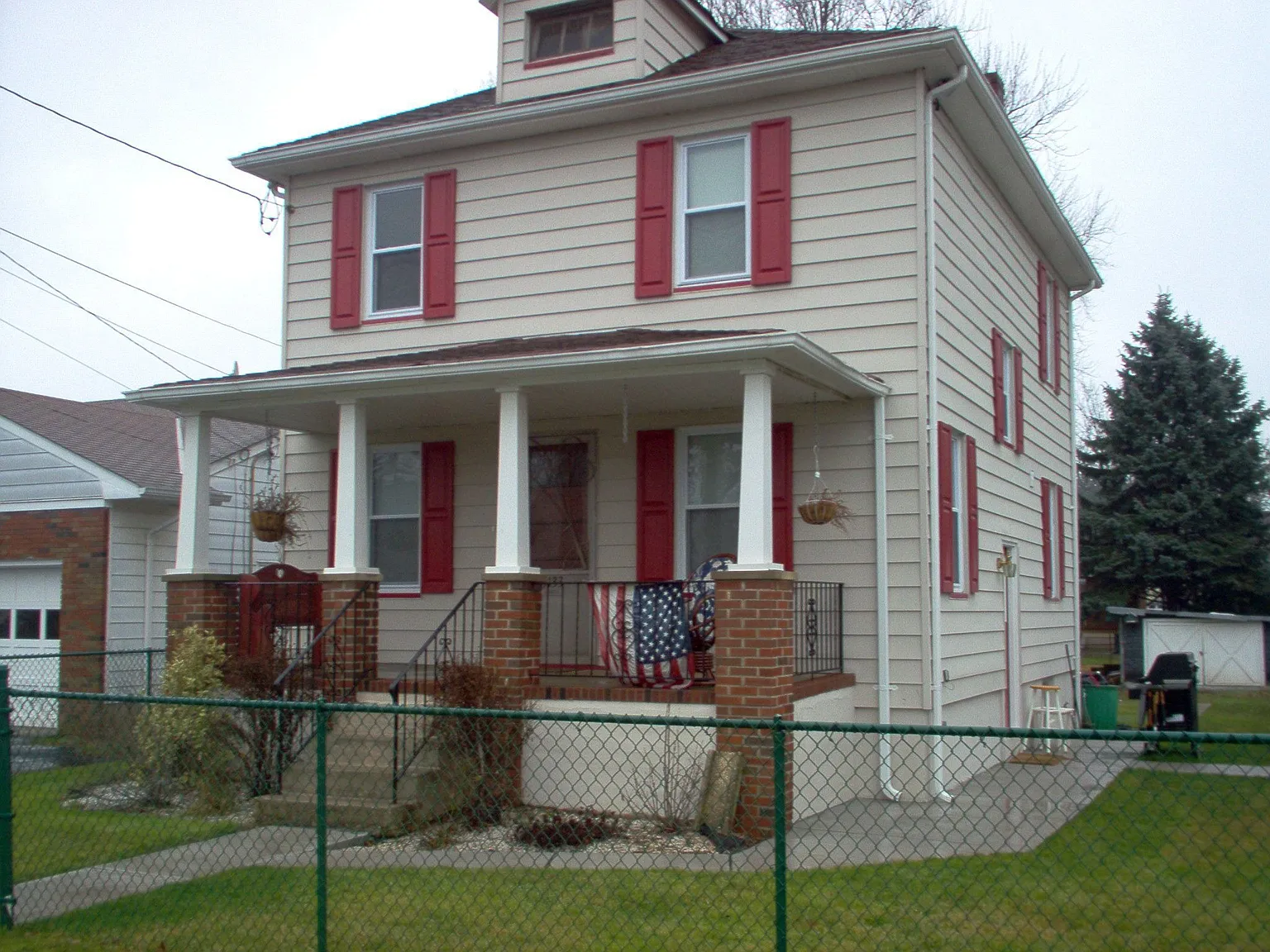 1133 Gress St photo 1