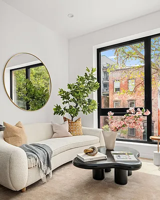 Living room, photo 1