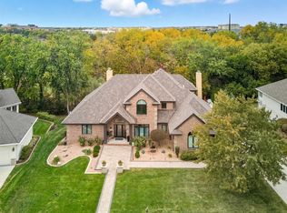 1023 Tulip Tree Ln, West Des Moines, IA 50266